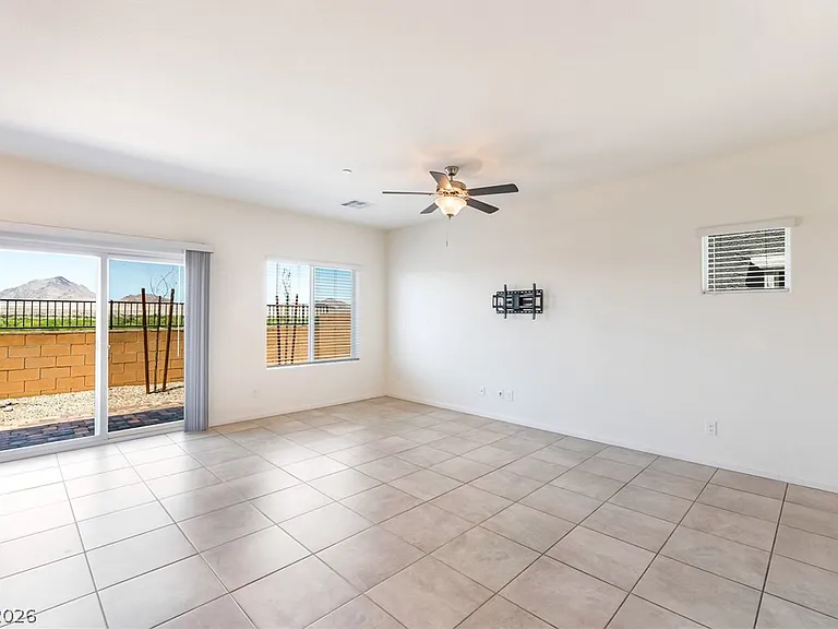 410 Larksong Ave — Photo 13