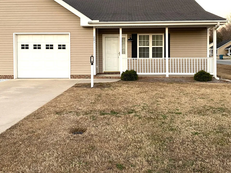 201 Village Ct