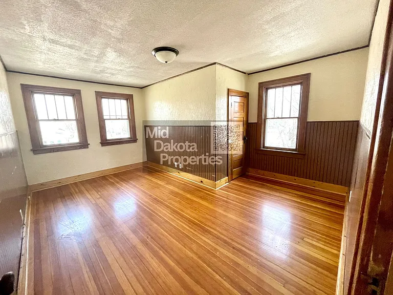 801 W 5th Ave — Photo 10