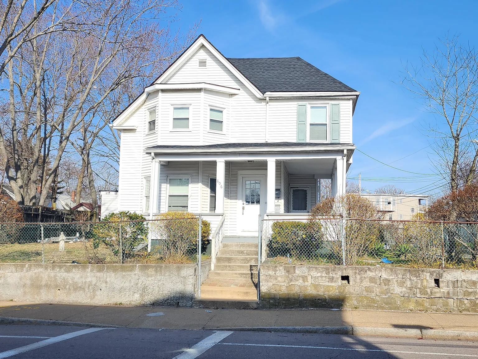 3 bed, 1250 sqft, $2,800 — Photo 1