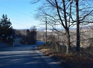 S Bee Line Dr, Bethlehem, PA 18015