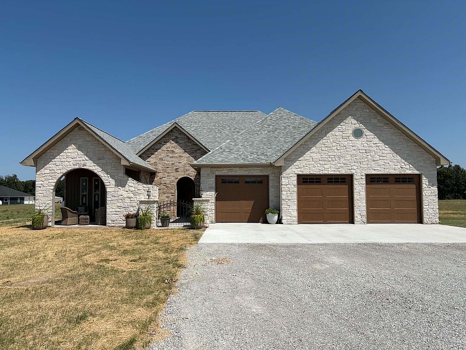 1st image of 10157 Magnolia Lane