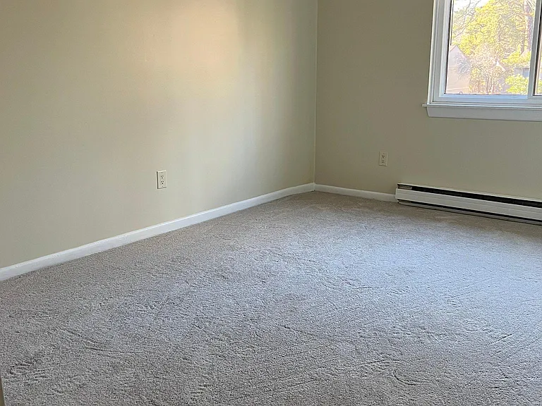 131 Point Of Woods Dr — Photo 22