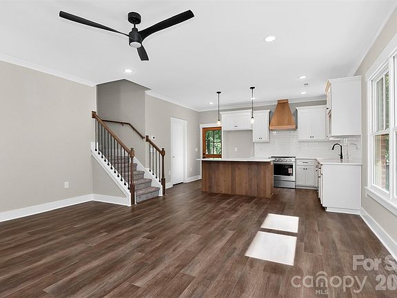 4th image of 120 S Crawford St