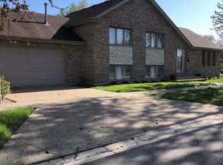 10601 Oak Ave, Chicago Ridge, IL 60415