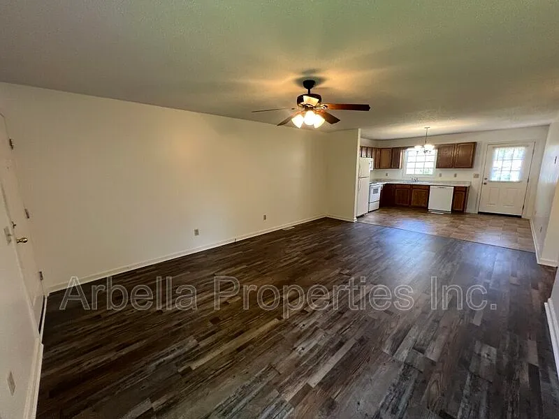 2 bed, 1.0 bath, 950 sqft, $1,250 — Photo 4