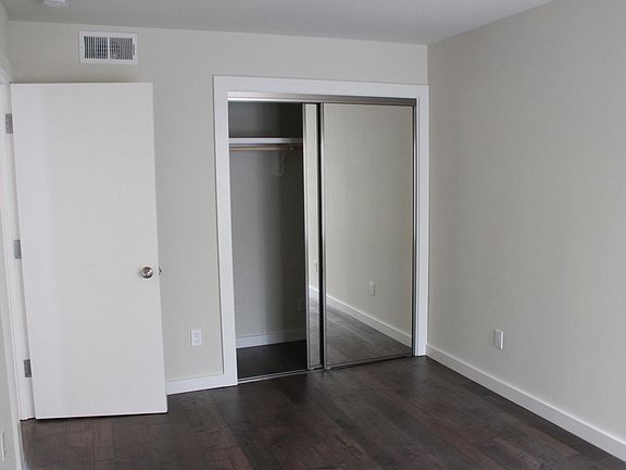 5th image of 447 23rd Ave APT 1