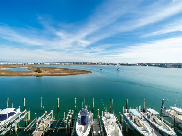 100 Olde Towne Yacht Club Drive #411 + A18, Beaufort, NC 28516