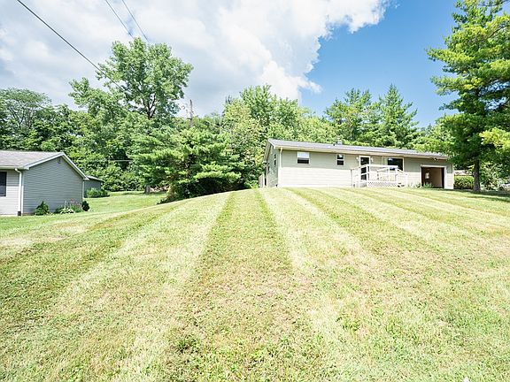 3rd image of 465 Vernon Dr