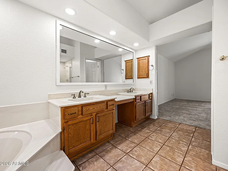 9823 N 100th Pl — Photo 31