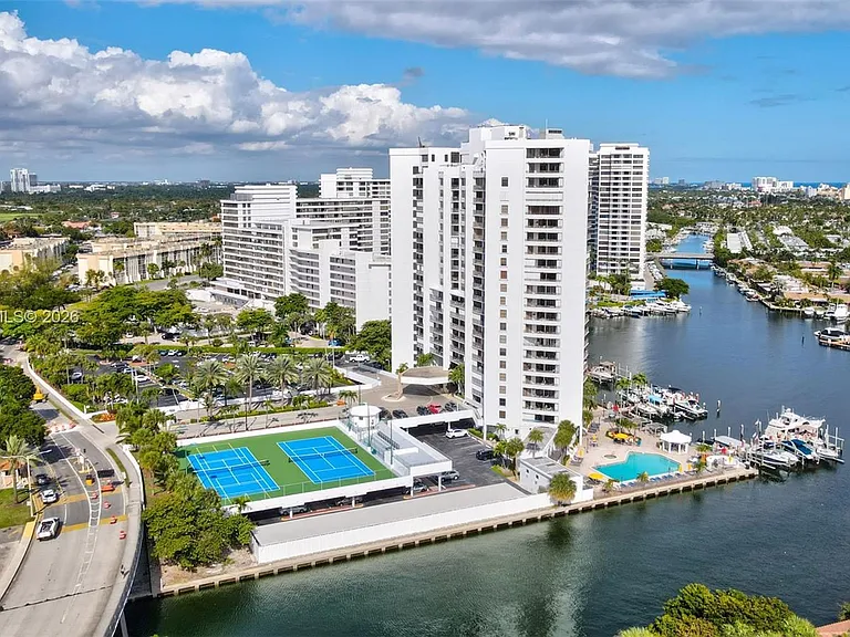 300 Three Islands Blvd #Penthouse 3A — Photo 37