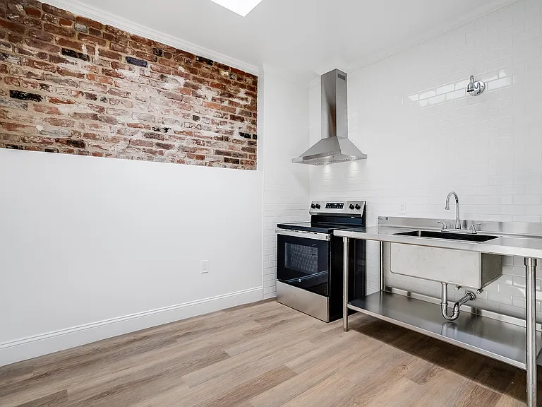 673 Broadway #2 — Photo 11