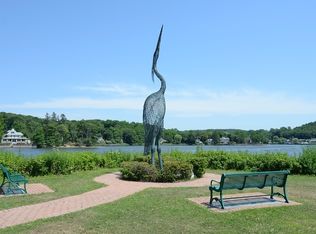 1080 Washington Dr, Centerport, NY 11721