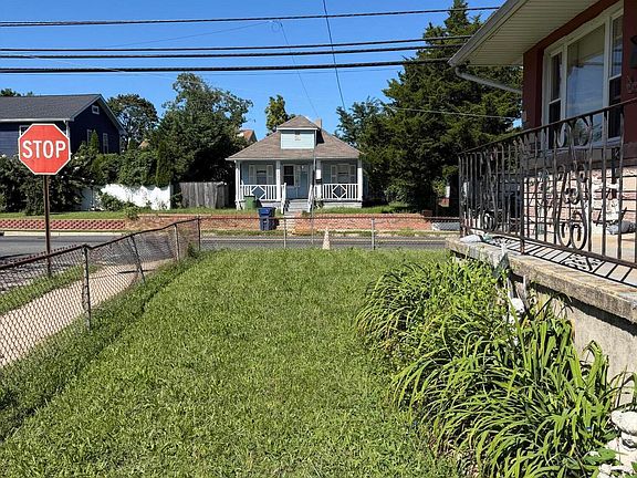 3rd image of 420 Fisher Avenue