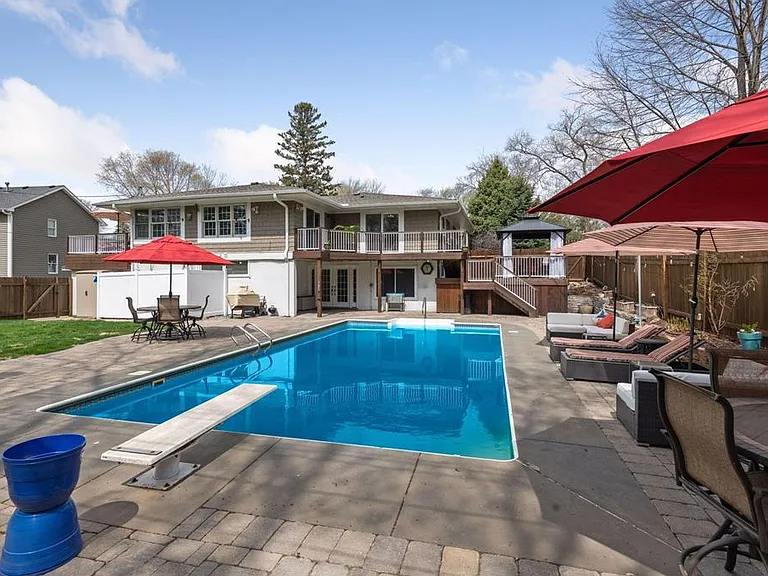 6117 Wilryan Ave — Photo 4