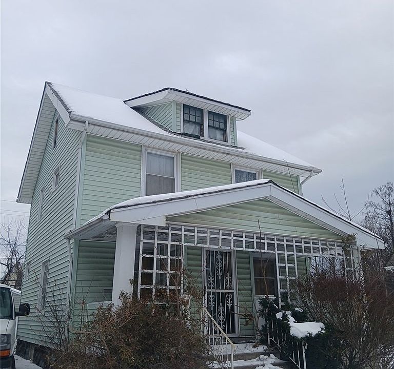 1st image of 3422 E 143rd St