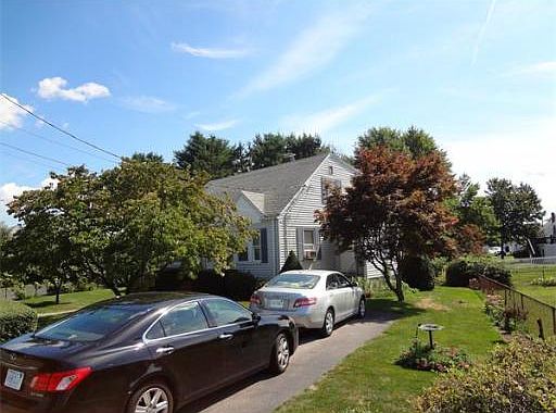2nd image of 544 Pleasant St