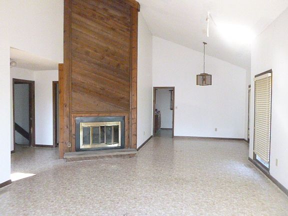 3rd image of 3729 N Crestview Dr NW