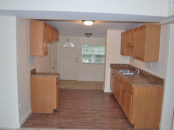 3rd image of 1136 W 7th St