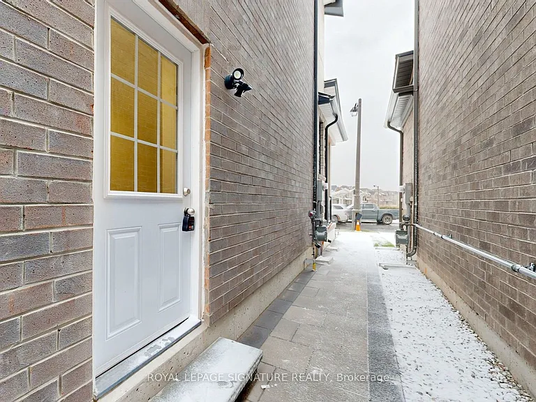 3028 William Cutmore Blvd #BASEMENT — Photo 5