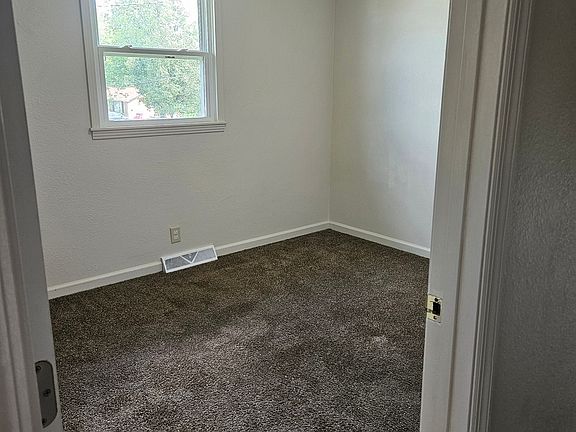 3rd image of 102 Darlene Dr