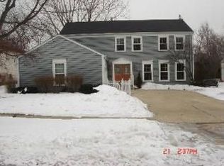 413 Langley Ct, Schaumburg, IL 60193