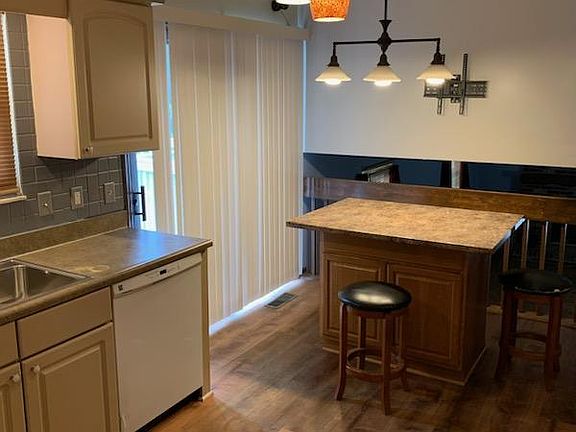 2nd image of 426 Seranade St