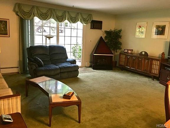 3rd image of 15 Salem Ct