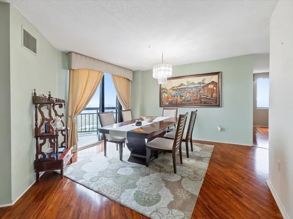 2006 Harmon Cove Tower image 4 of 43