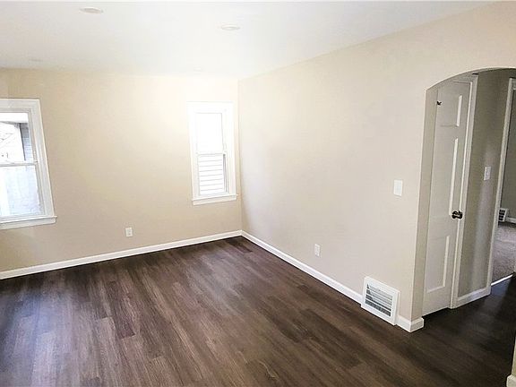 4th image of 15911 Biltmore Ave