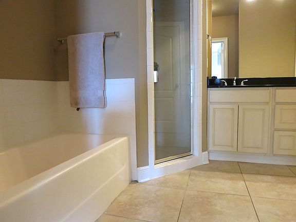 5th image of 700 15th St Unit 2401