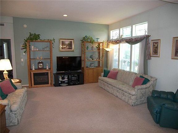 5th image of 8812 58th Avenue Ct E #98