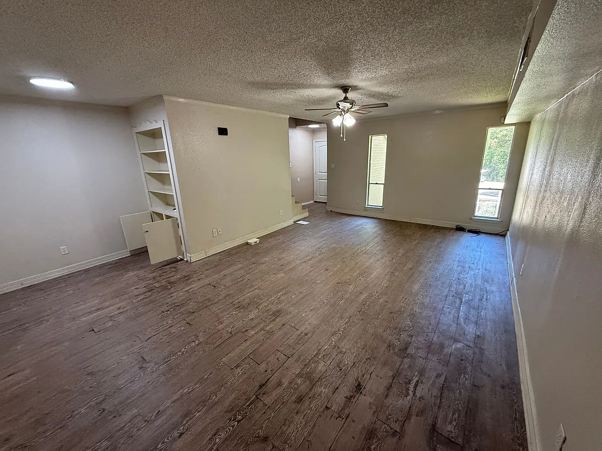 Building Photo - 1104 Lilac Dr