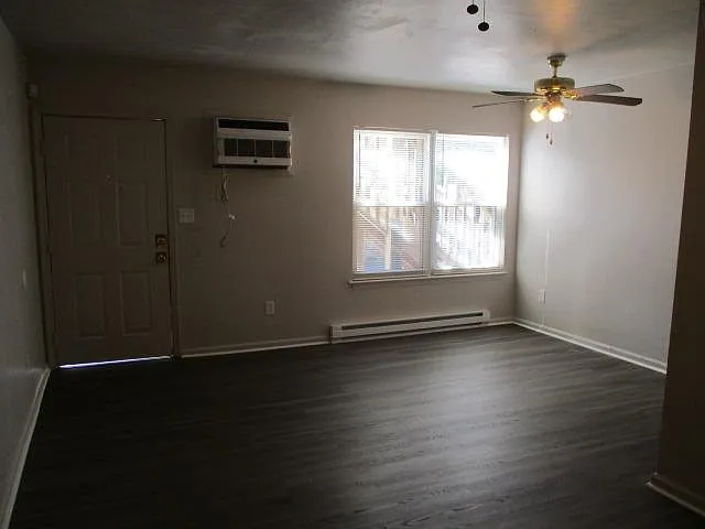634 W 34th St #1 — Photo 14
