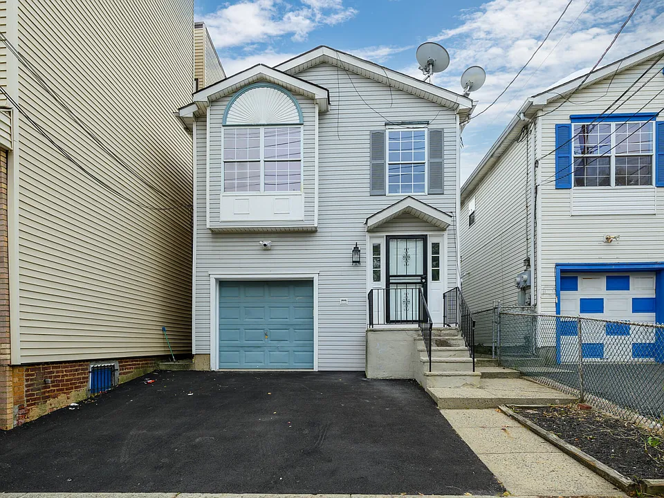 114 Watson Ave #2