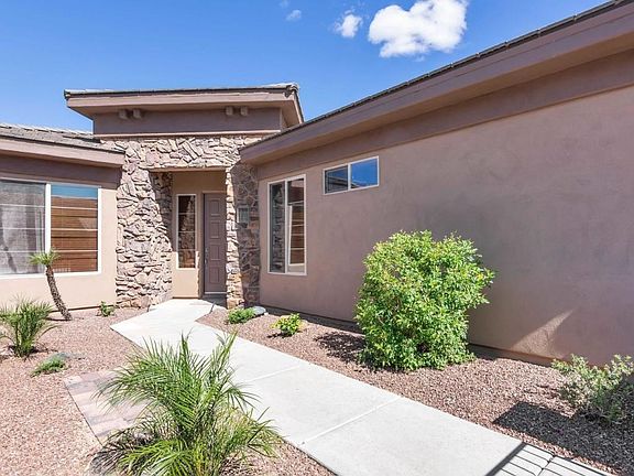 1920 E Latona Rd-large-003-28-Front Exte