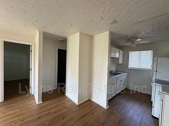 5th image of 3215 Jeffcott St Unit Triplex 3
