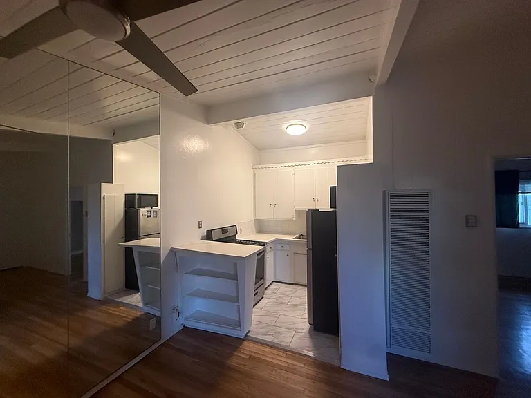 9017 Harratt St in the Heart of West Hollywood! — Photo 7