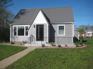 1119 S 11th St, Prairie Du Chien, WI 53821