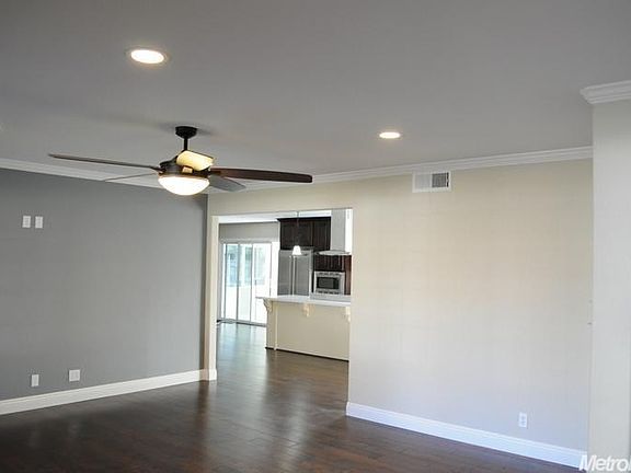 2nd image of 3226 W Sheridan Way