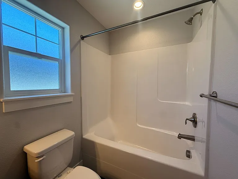5711-5713 Honey Bee St S — Photo 29