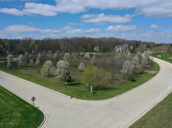 37W205 DEER POND Court, St. Charles, IL 60175