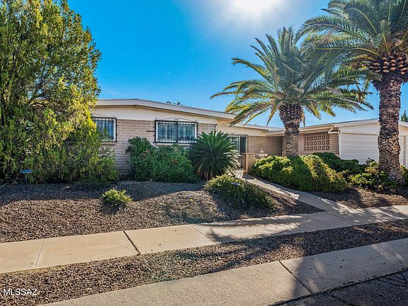 2nd image of 9002 E Palm Tree Dr