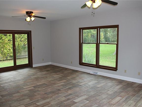 5th image of 180 Campbell Blvd