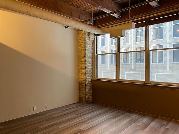 4th image of 540 N Lake Shore Dr APT 214