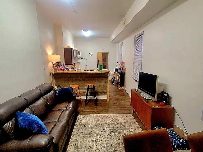 505 W Grace St #A — Photo 14