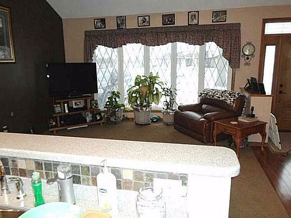 4th image of 26848 Woodland Ct