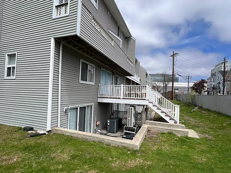 158 N Beacon St — Photo 27