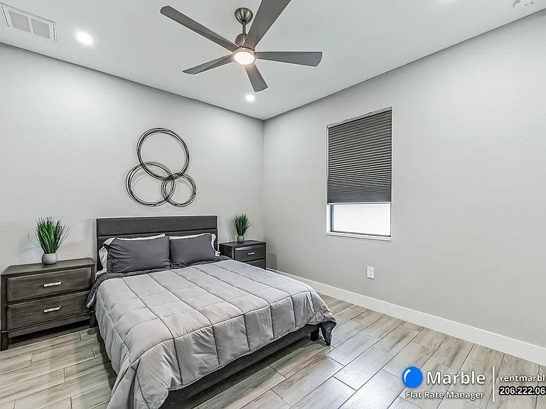 4618 Catalina Ln — Photo 14