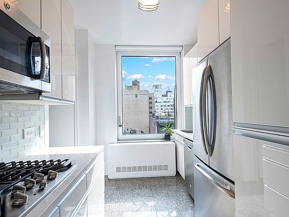 5th image of 30 E 85th St APT 8B